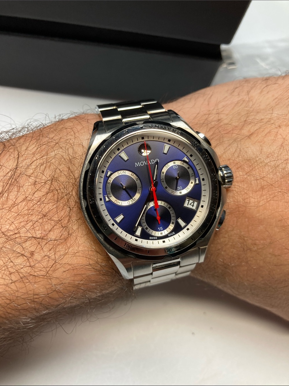 Movado Series 800 stainless watch, blue dial, box and extra links, new battery